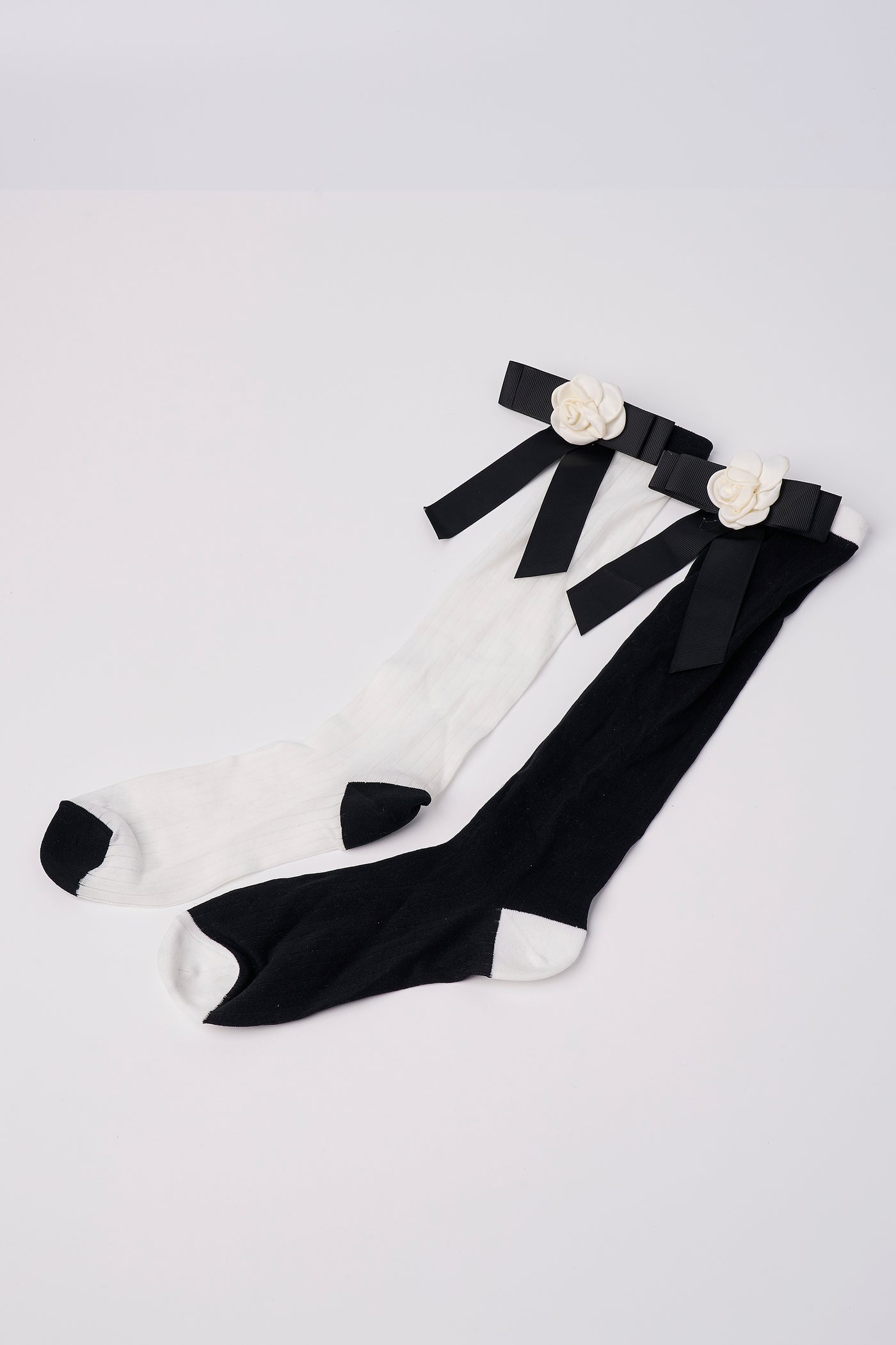 storets.com Camellia Knee Socks