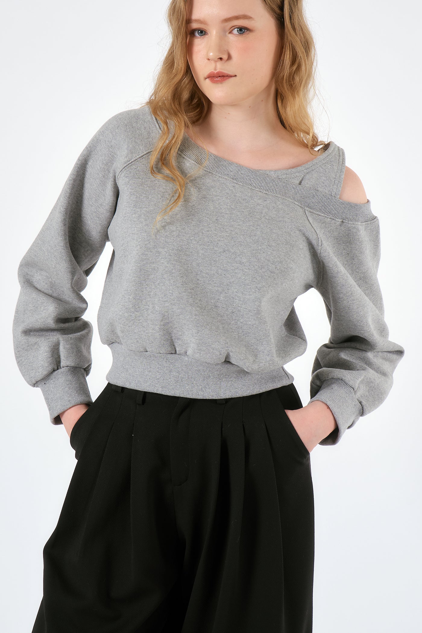 Jay Coldshoulder Sweatshirt