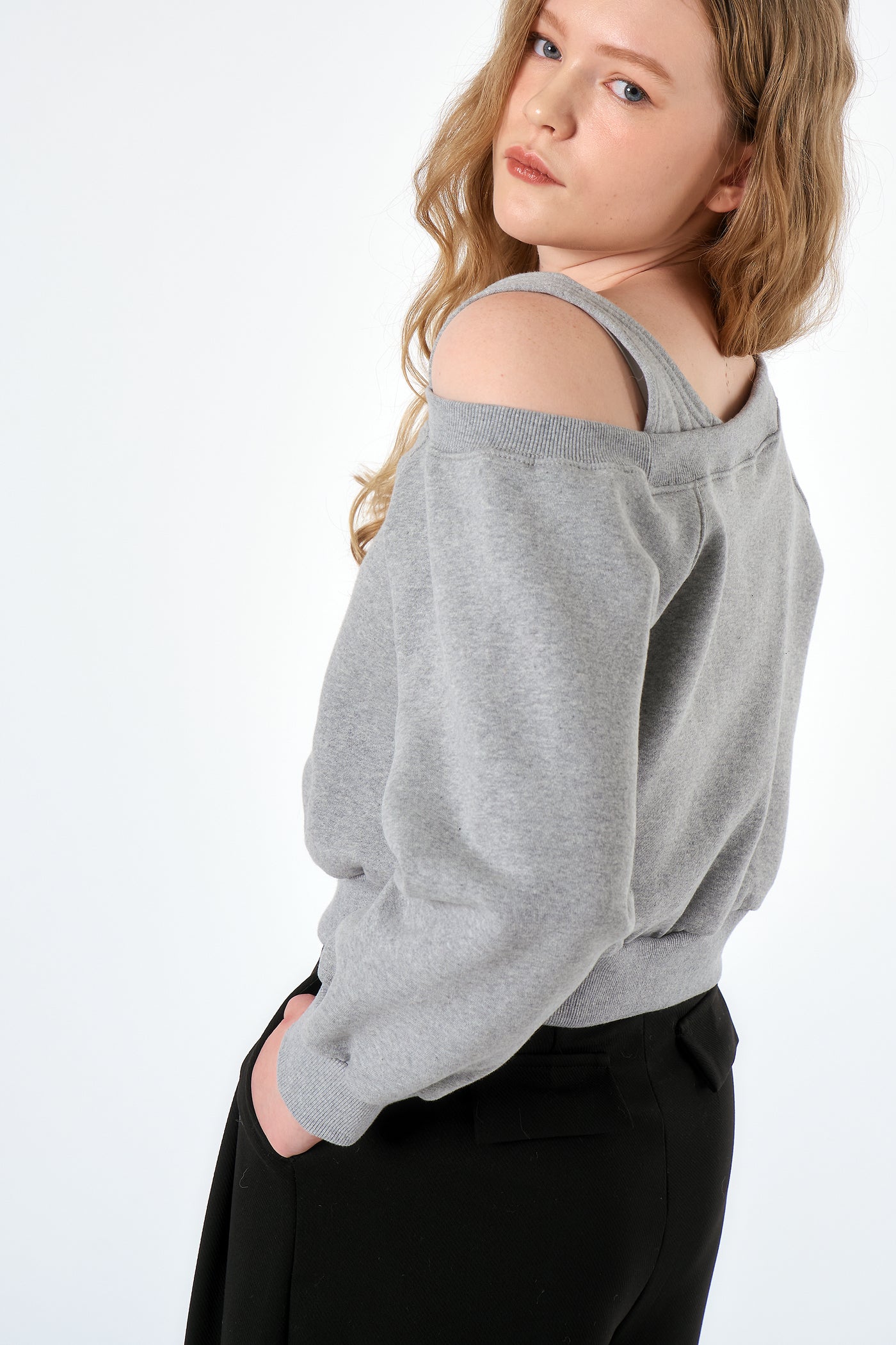 Jay Coldshoulder Sweatshirt